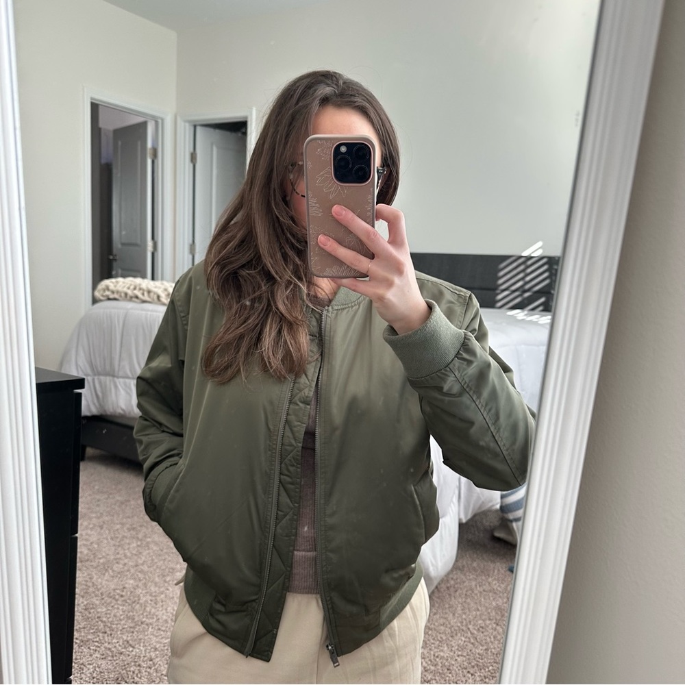 Green women’s bomber jacket